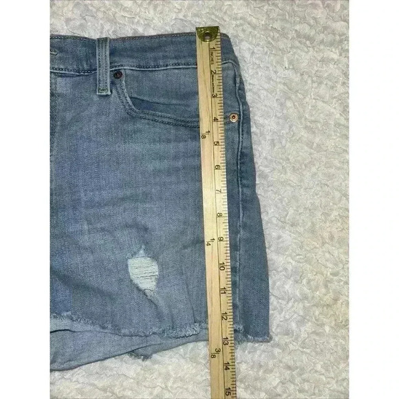 Levis High Rise Cut Off Denim Jean Shorts Light Wash Frayed Hem Sz 32 stretch - Picture 5 of 9